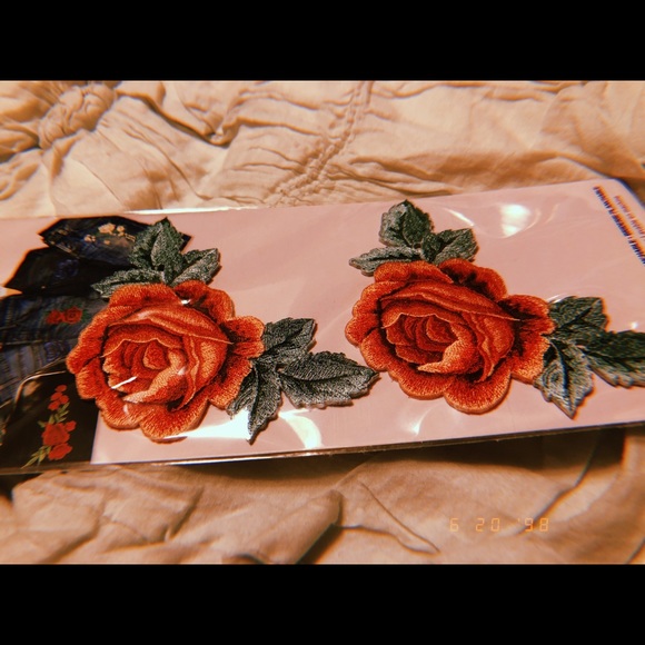 2 ROSE PATCHES—GUCCI VIBEZZZ - Picture 3 of 3